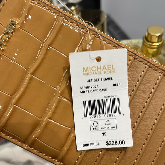 MICHAEL KORS JET SET TRAVEL MEDIUM TZ CARD CASE IN DEER CROCODILE
NWT - Picture 10 of 16
